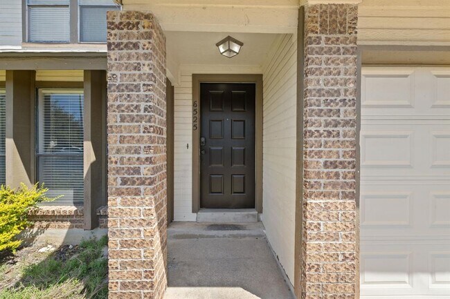 Building Photo - 6525 Hart Ln