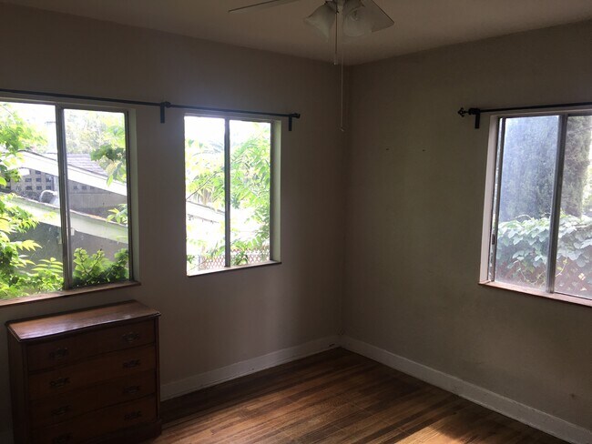 LR - 1732 Kent St
