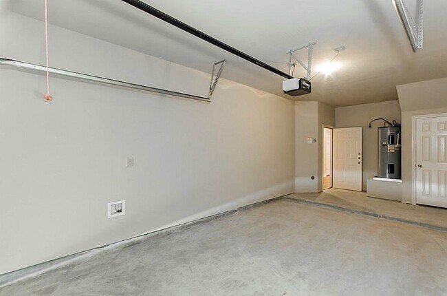 Building Photo - 313 Woodland Hills Dr