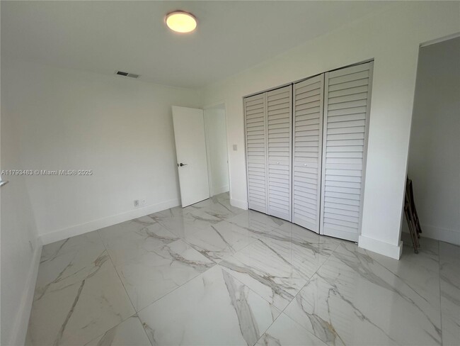 Building Photo - 11751 SW 52nd Ct