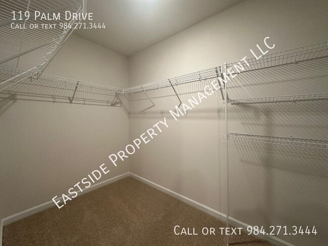 Building Photo - 119 Palm Dr