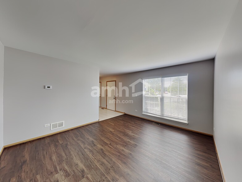 Building Photo - 347 Deering Ln