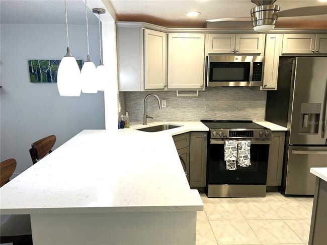 Building Photo - 4211 Stratford Dr