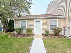 Building Photo - 440 Lear Ct