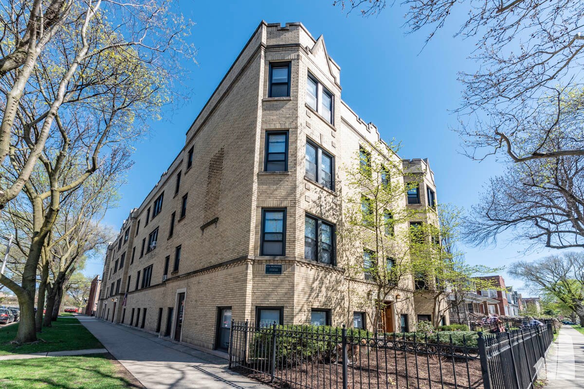 Building Photo - 5075 N Wolcott Ave