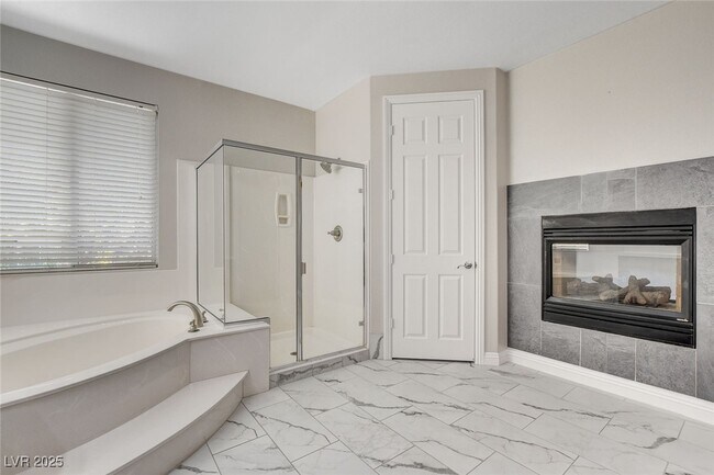 Building Photo - 2411 Winter Cliffs St