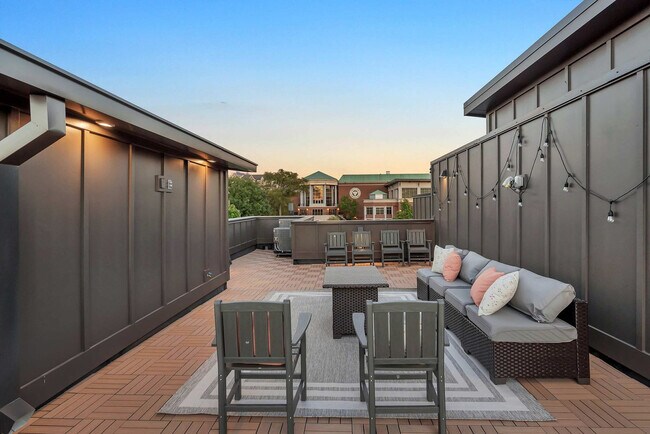 Building Photo - 1701 Portland Ave