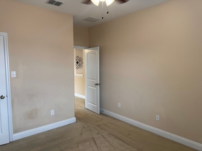 Building Photo - 517 Whittmen Ave