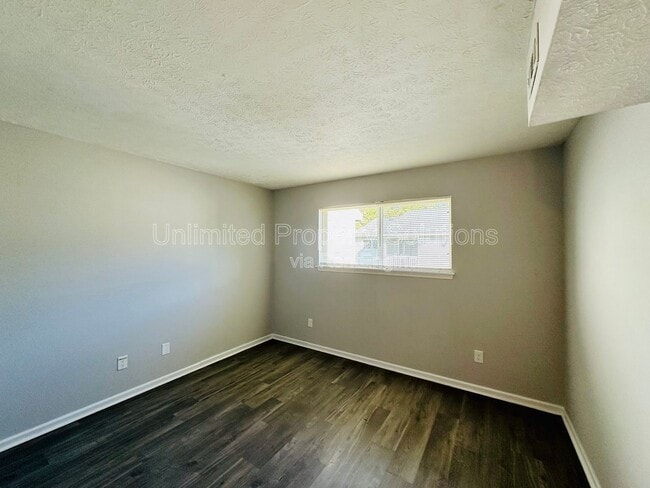 Building Photo - 209 Sunn Aire Ct