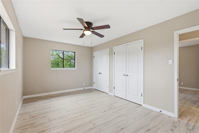 Building Photo - 1841 Twin Oaks