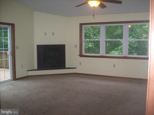 Building Photo - 104 Ramsey Ln