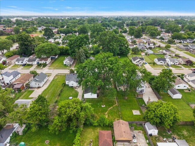 Building Photo - 11259 Chapp Ave