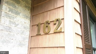 Building Photo - 162 Bishop Dr