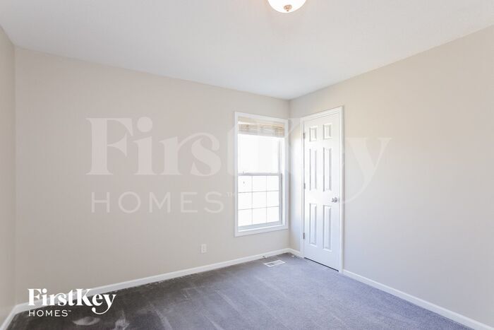 Building Photo - 9014 N Hull Ave