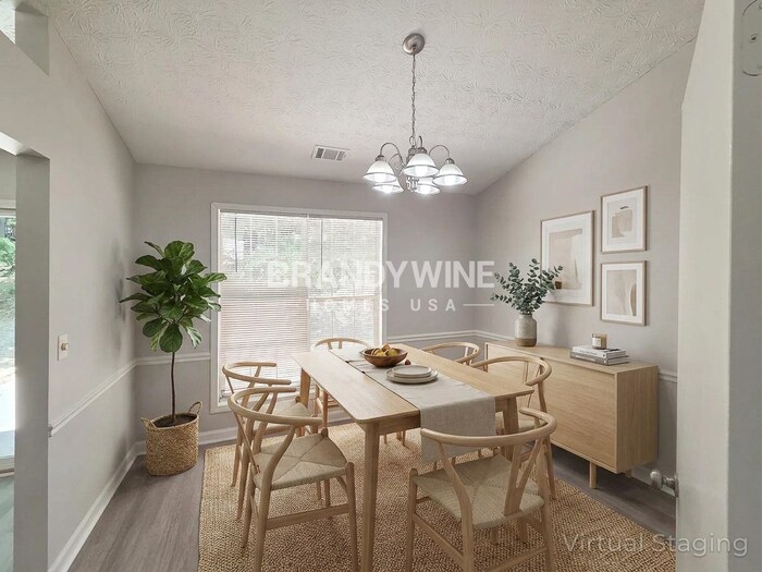 Building Photo - 5900 Homestead Cir