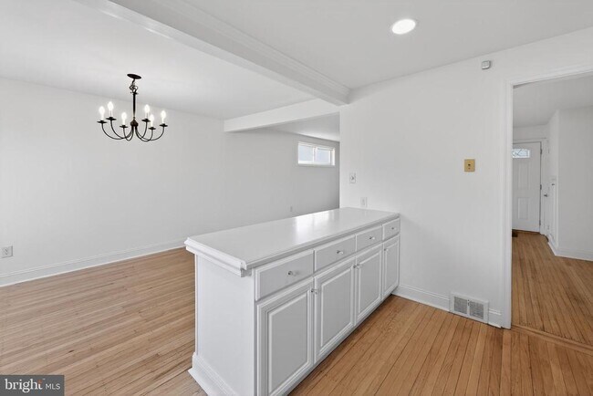 Building Photo - 1567 Sugartown Rd