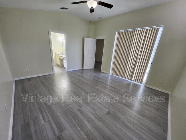 Building Photo - 819 Sandy Trail Pl