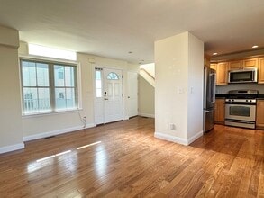 Building Photo - 20 Gilkey Ct