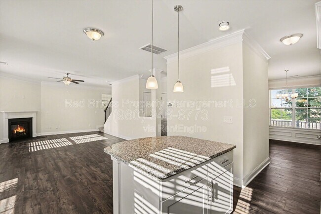 Building Photo - 1569 Cambria Ct