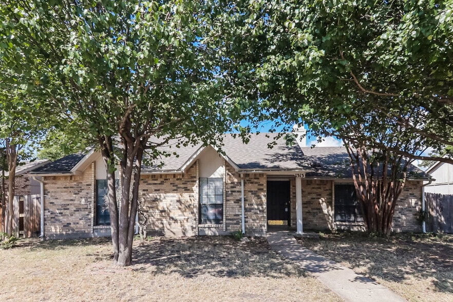 Primary Photo - 1313 Timberview Dr