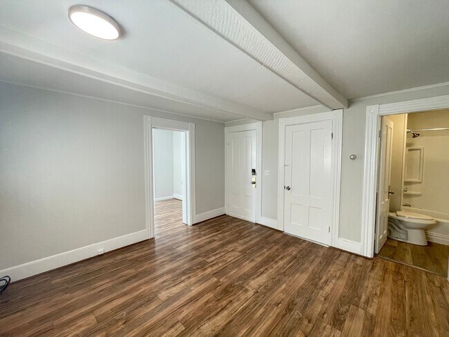 Building Photo - 39 Ashland St