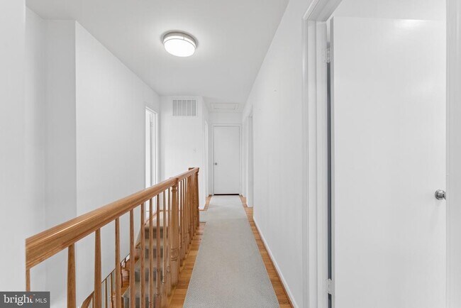 Building Photo - 2302 Tanglevale Dr