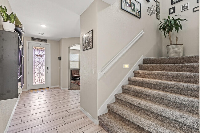 Building Photo - 14821 Tierra Escape Ave
