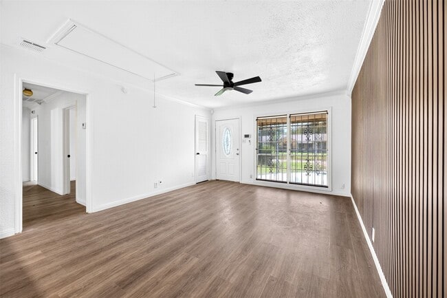 Building Photo - 9211 Clearway Dr