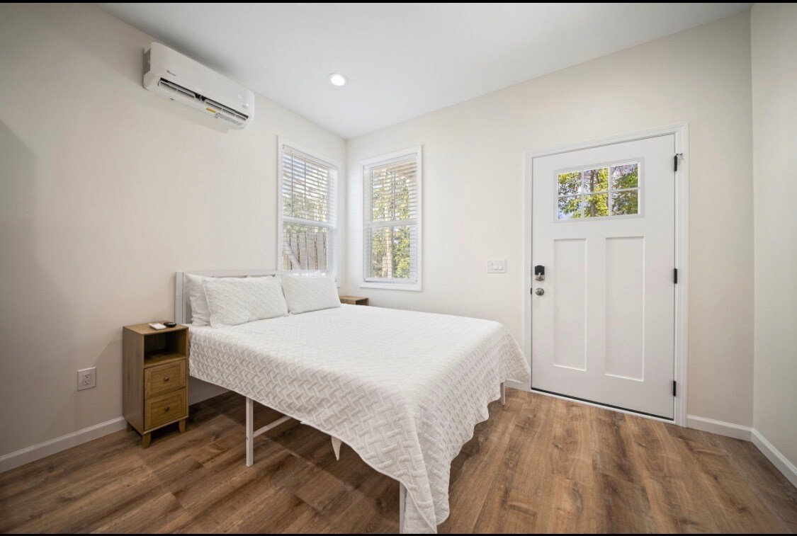 Building Photo - 5069 Peachtree Ave