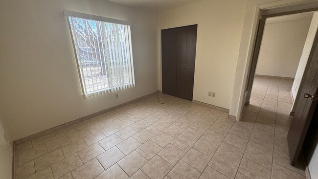 Building Photo - 2802 E Idaho Ave