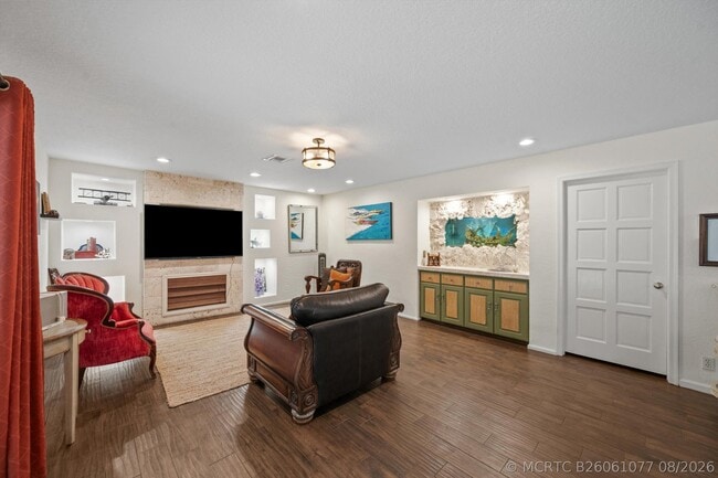 Building Photo - 92 Squire Dr