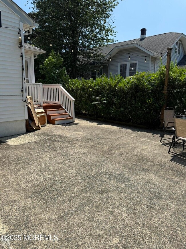 Building Photo - 34 Whalepond Rd