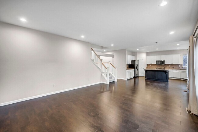 Building Photo - Enjoy this Spectacular Parklike backyard with Landscaping Included in Rent