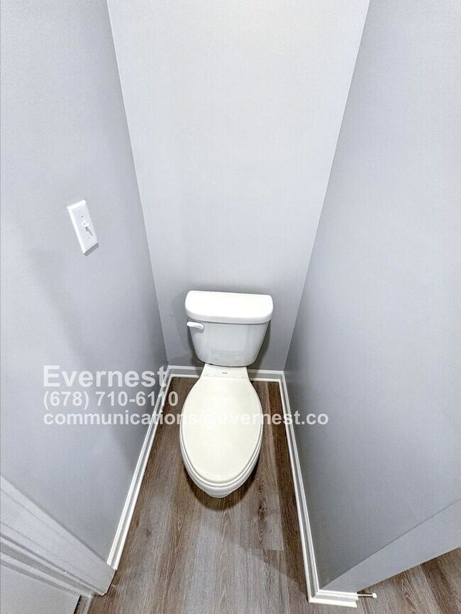 Building Photo - Spacious 4 Bed, 2.5 Bath Home with Attached 2-Car Garage