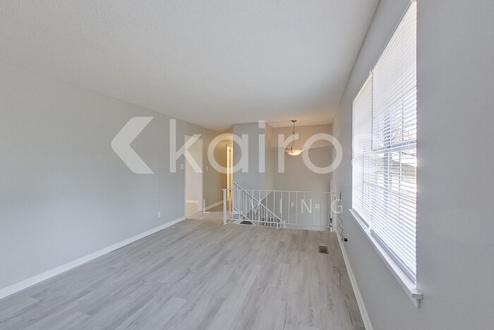 Building Photo - 1945 Croydon Cir