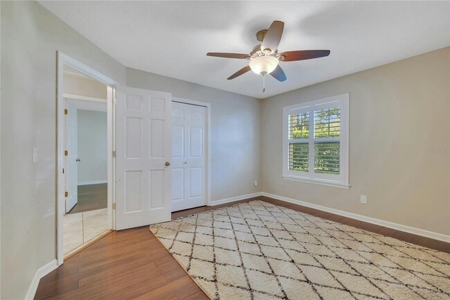 Building Photo - 755 Oak Terrace