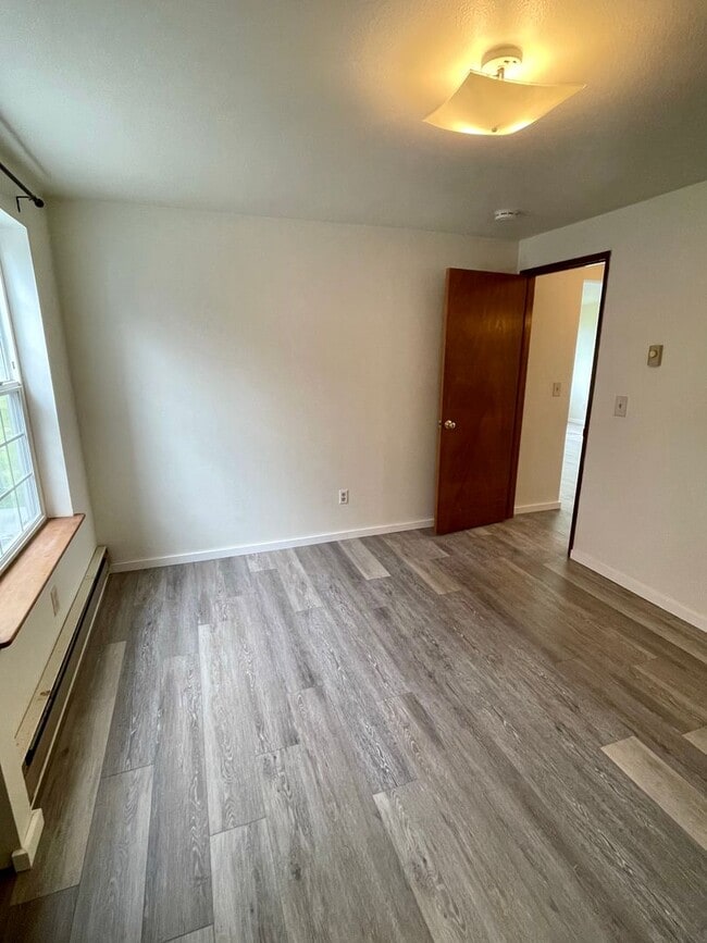 Building Photo - 2 Bed, 2 Bath Apartment in Blaine