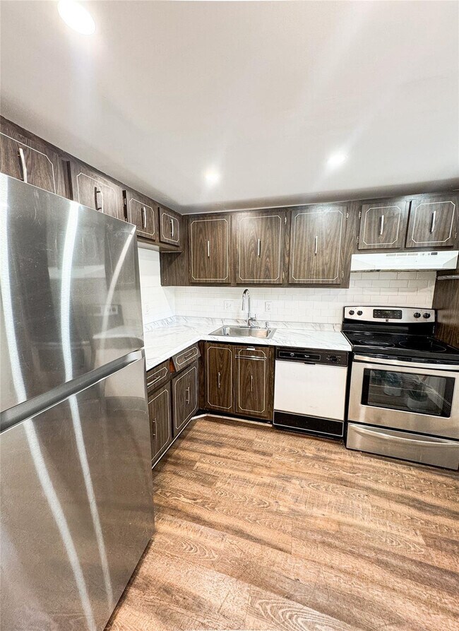 Building Photo - 8351 Sands Point Blvd