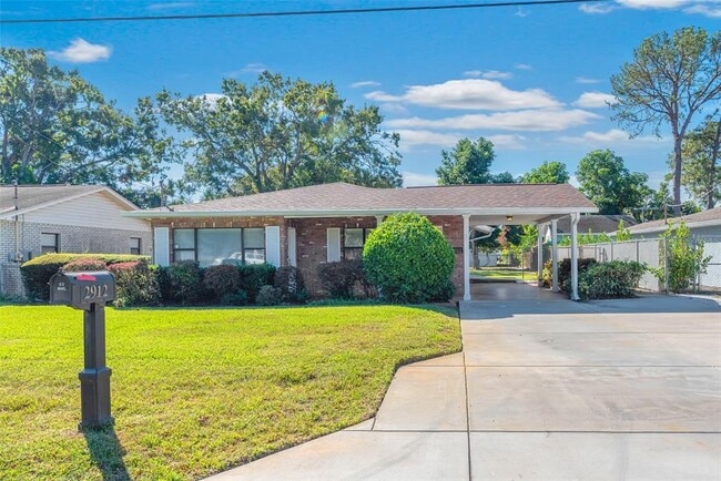 Building Photo - 2912 W Lake Ave