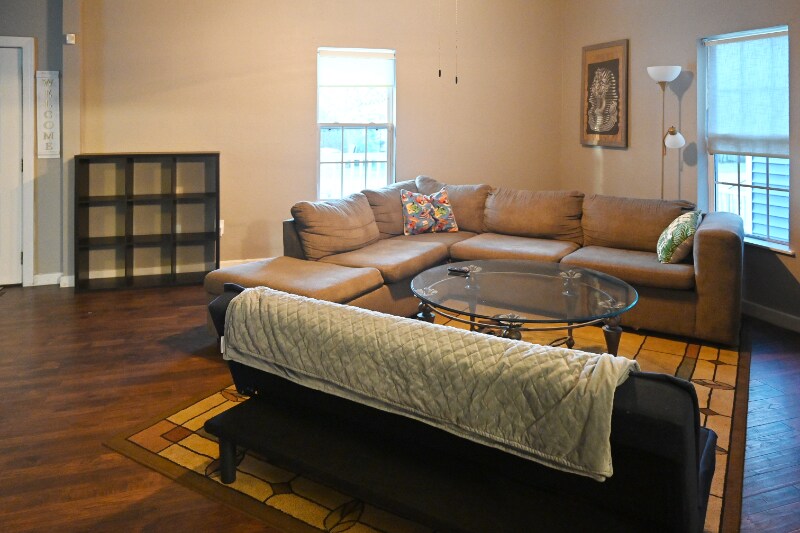 Building Photo - 511 Blades Ave