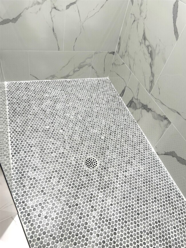 Building Photo - 2310 Townhall Ln