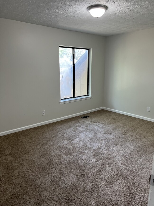 Building Photo - 5812 Trent Walk Dr