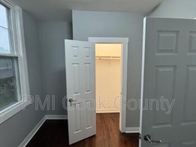 Building Photo - 1950 S Trumbull Ave