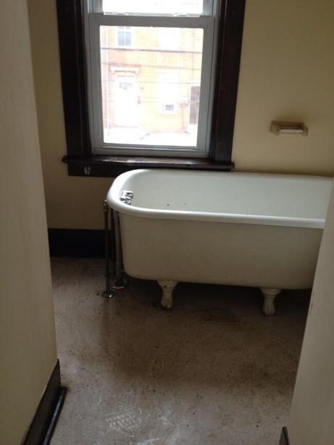 Building Photo - 3 Bedroom 1 Bath in Carlisle, PA!