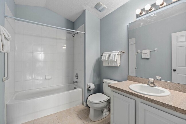 Building Photo - Large Beautiful Legacy Park Villa: 5BR, Pool & Near Disney