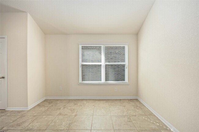 Building Photo - 14547 Myers Dr