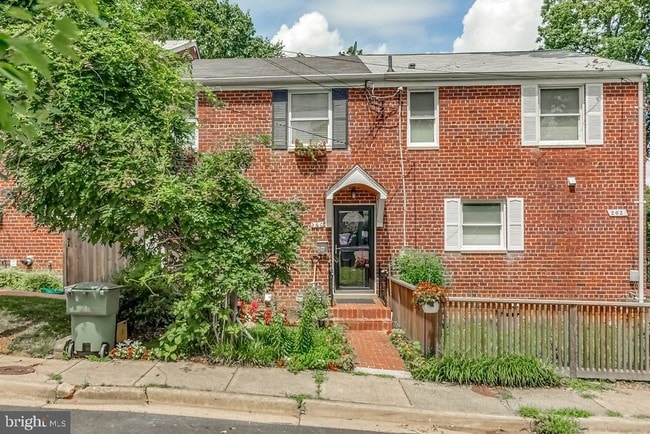 Building Photo - 260 Burgess Ave
