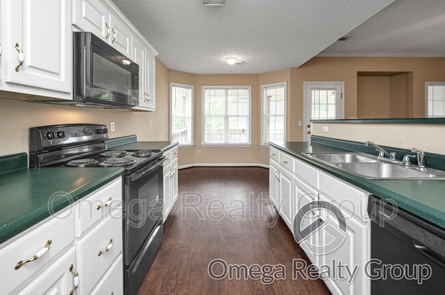 Building Photo - 5561 Heatherbrae Ln