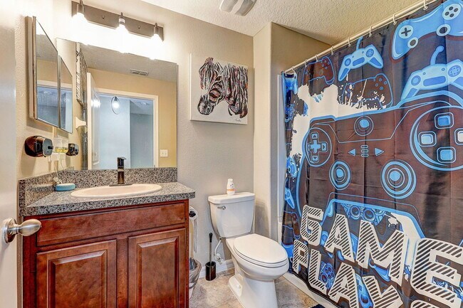 Building Photo - 12910 Utopia Gdns Wy