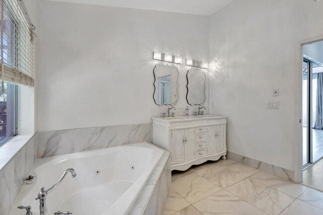 Building Photo - 3807 Candlewood Ct